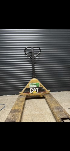 Cat pallet truck - pallet,