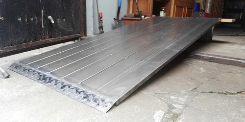 Shipping container ramp 900kg - container,