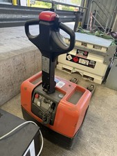 BT LWE130 Electric Pallet