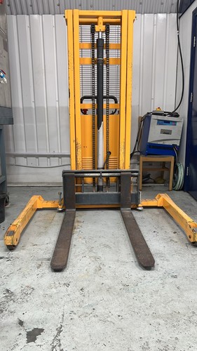 Pallet truck warehouse ltd - truck,