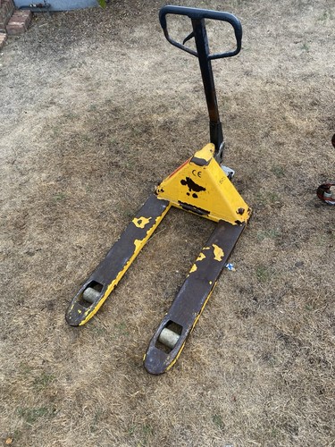 2500kg hand pallet truck pump - 2500kg,