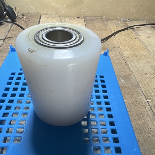 Pallet truck nylon roller - truck.,