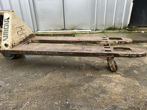 2000kg capacity hand - hand, pallet