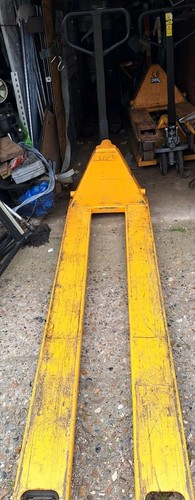 Pump truck extra long - truck, ton