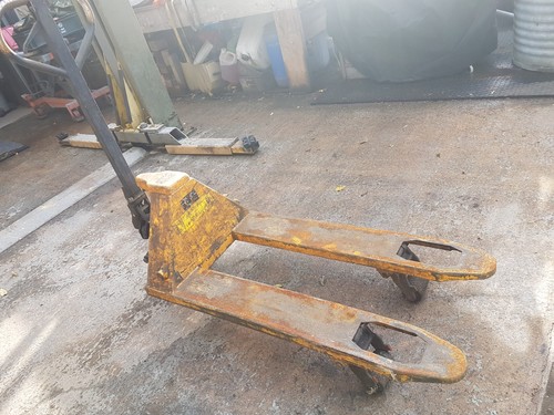 Heavy duty manual pallet truck - duty,