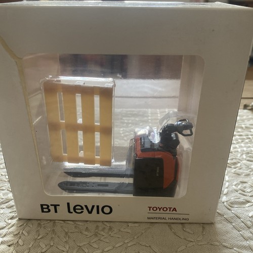 Levio toyota model pallet - toyota,